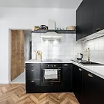 Appartement Design In The Center Of *