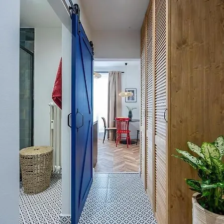 Design In The Center Of *