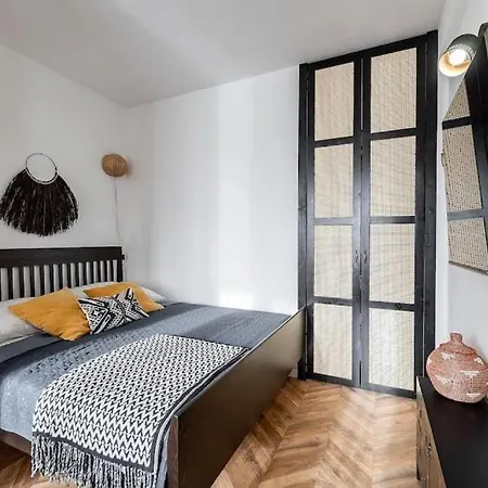 דירה Design In The Center Of