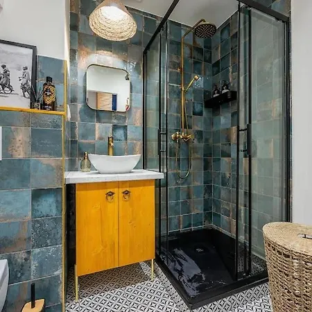 Design In The Center Of * קושיצה